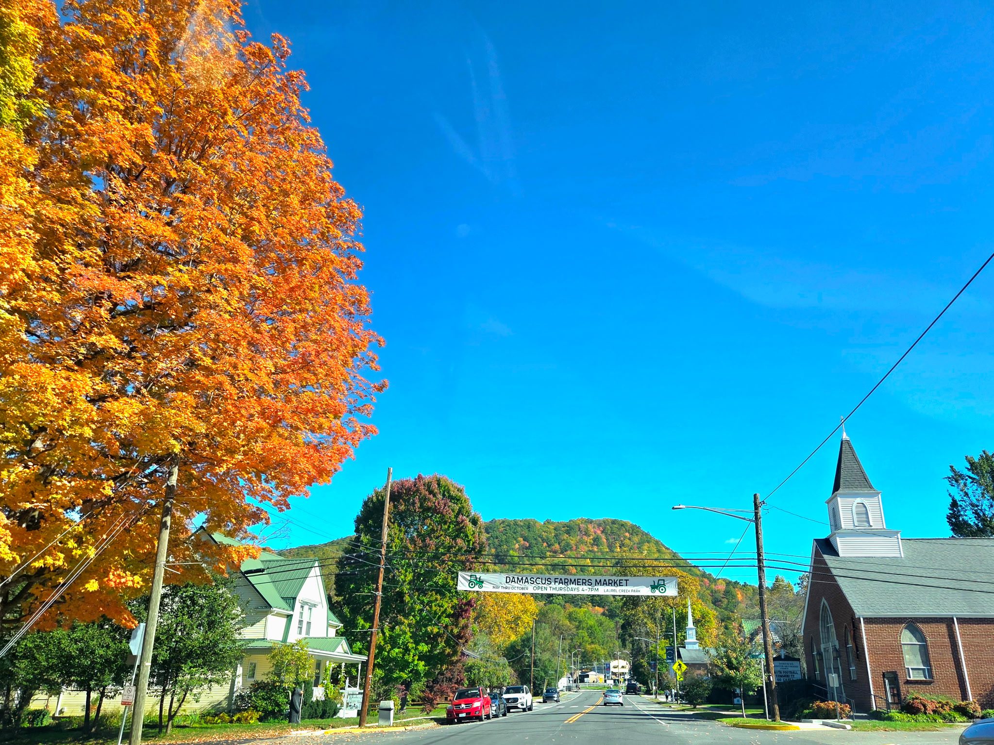 Mountain Ridge Leaf Peeping View